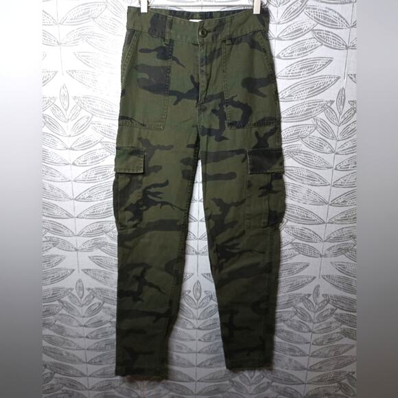 TNA Camo Cargo Pants High waist - Picture 1 of 7
